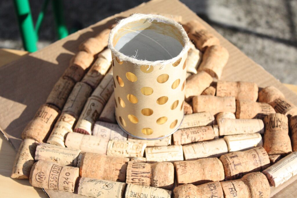 bouteille transformée en pot décoratif